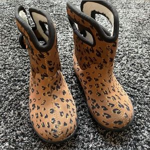 Bogs, toddler size 9, leopard print